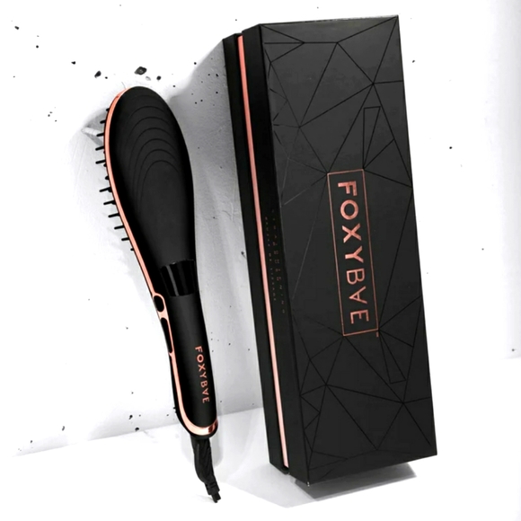 FoxyBae Other - FoxyRae Rose Gold Straightening Brush